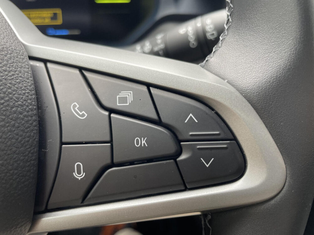 Dacia Duster 1.6 Hybrid 140 Extreme | Dodehoek detectie | Achteruitrijcamera | Applecarplay |