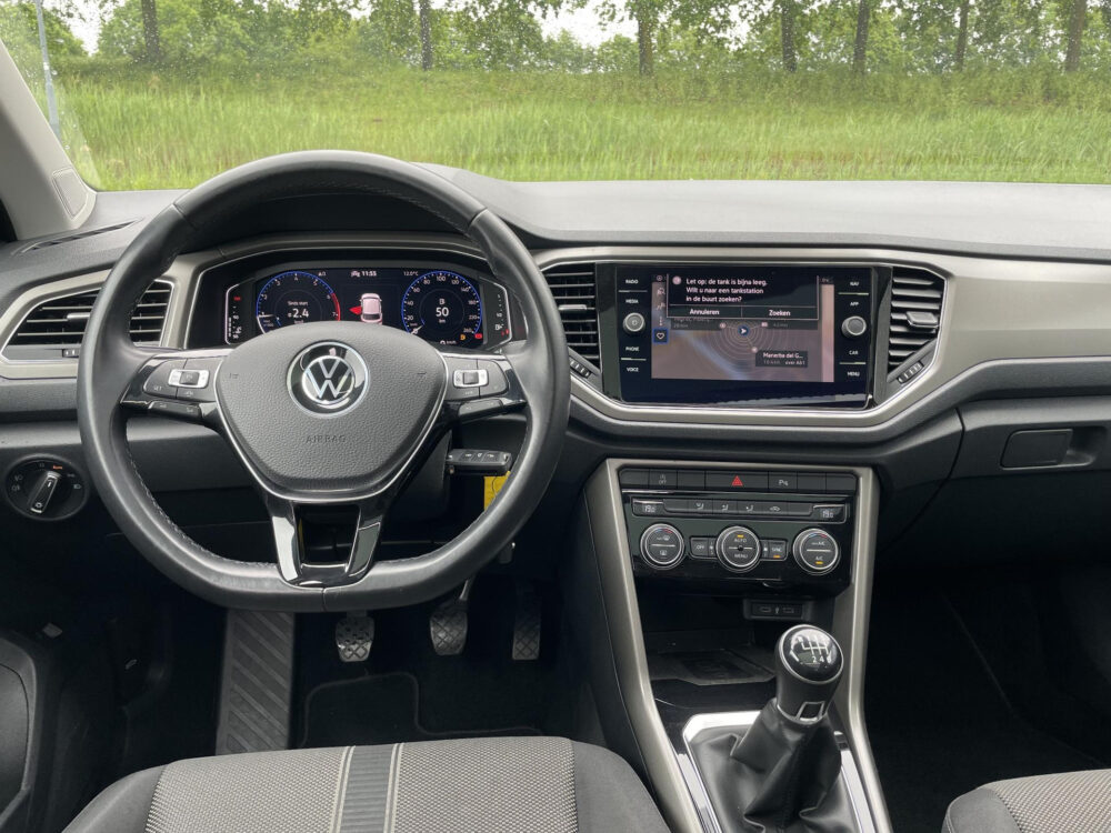 Volkswagen T-Roc 1.0 TSI Style Business | BTW ! ! | Panoramaschuif dak | Elk achterklep | Digital dashboard |