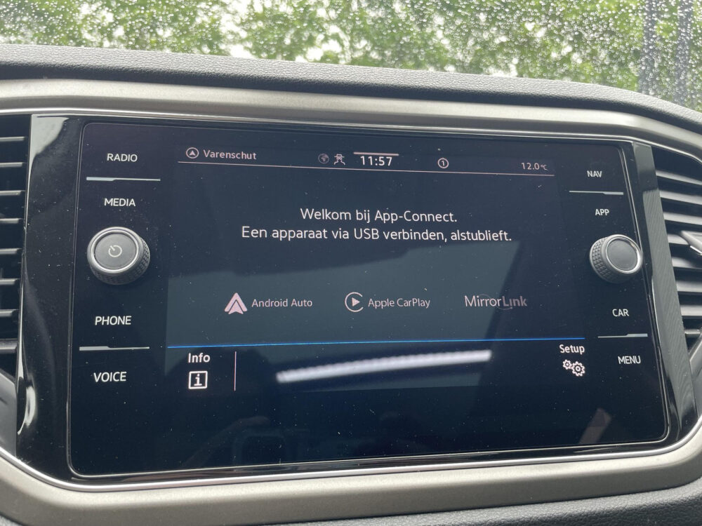 Volkswagen T-Roc 1.0 TSI Style Business | BTW ! ! | Panoramaschuif dak | Elk achterklep | Digital dashboard |