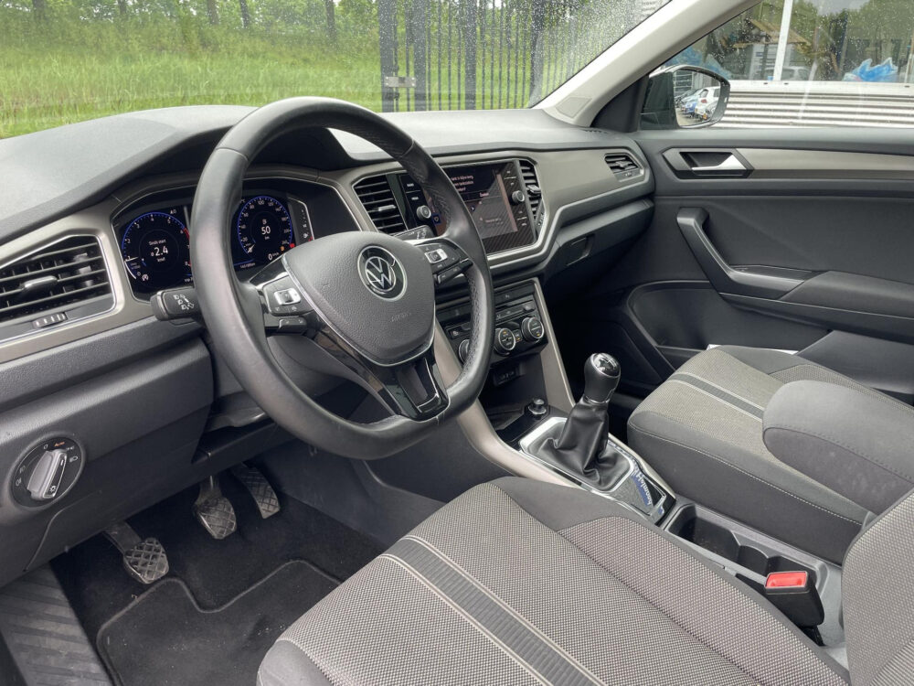 Volkswagen T-Roc 1.0 TSI Style Business | BTW ! ! | Panoramaschuif dak | Elk achterklep | Digital dashboard |
