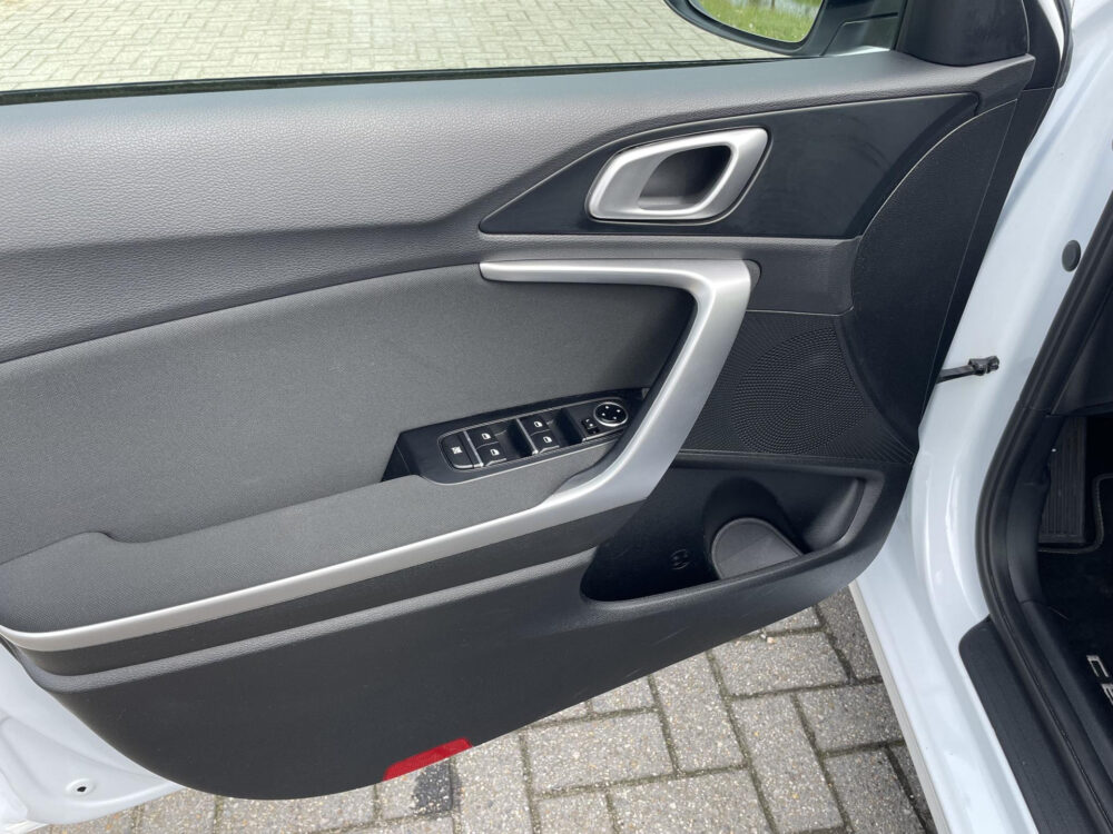 Kia Ceed 1.0 T-GDi ComfortLine | Carplay | Achteruitrijcamera | BTW !! |