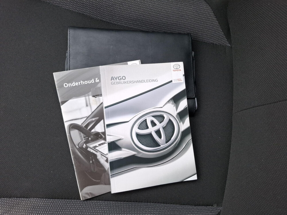 Toyota Aygo 1.0 VVT-i x-fun | BTW !! |LED verlichting | Airco | Hill hold | multifunctioneel stuurwiel