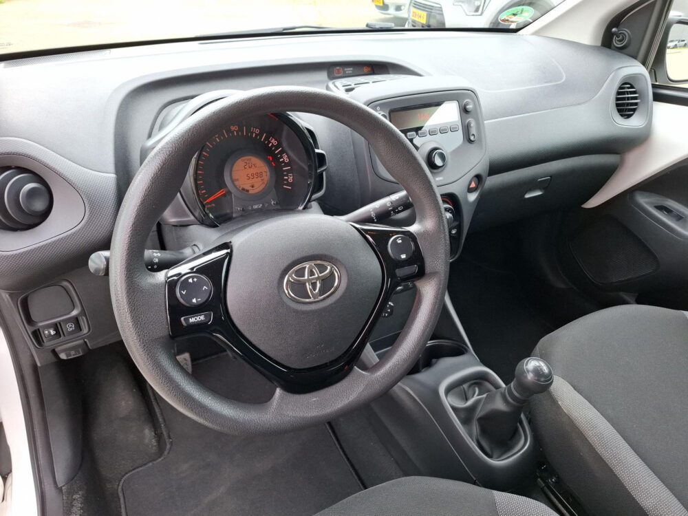 Toyota Aygo 1.0 VVT-i x-fun LED verlichting | Airco | Hill hold | multifunctioneel stuurwiel