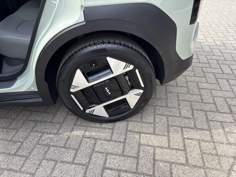 Kia EV3 Plus Advanced 81.4 kWh | BTW auto | 81kwh Accu | PanoDak | Leder | Elec Klep |