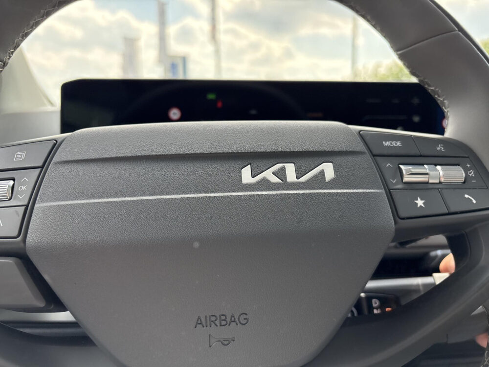 Kia EV3 Plus Advanced 81.4 kWh | BTW auto | 81kwh Accu | PanoDak | Leder | Elec Klep |