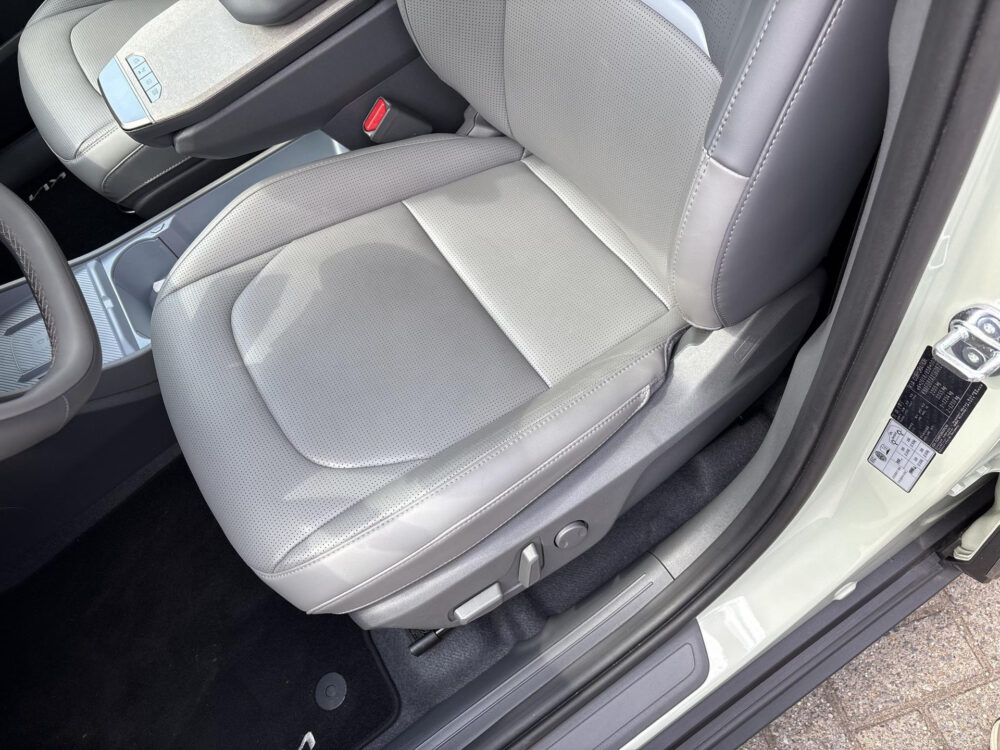 Kia EV3 Plus Advanced 81.4 kWh | BTW auto | 81kwh Accu | PanoDak | Leder | Elec Klep |