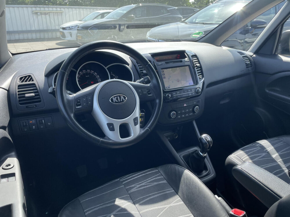 Kia Venga 1.4 CVVT First Edition | Navigatie | Lichtmetalen velgen | Achteruitrijcamera |