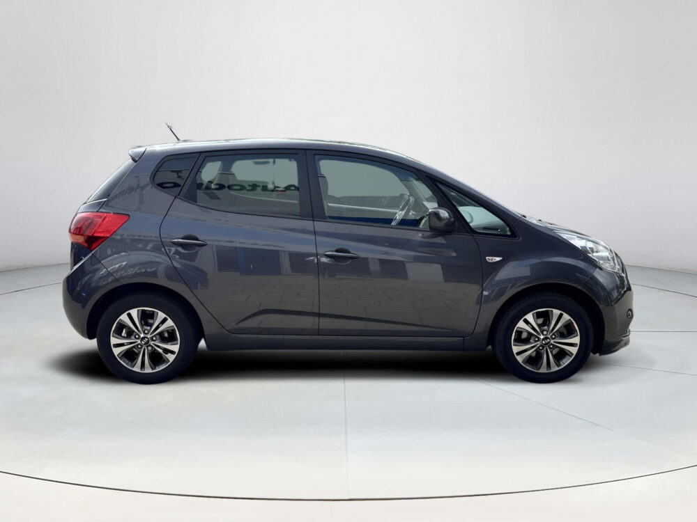 Kia Venga 1.4 CVVT First Edition | Navigatie | Lichtmetalen velgen | Achteruitrijcamera |