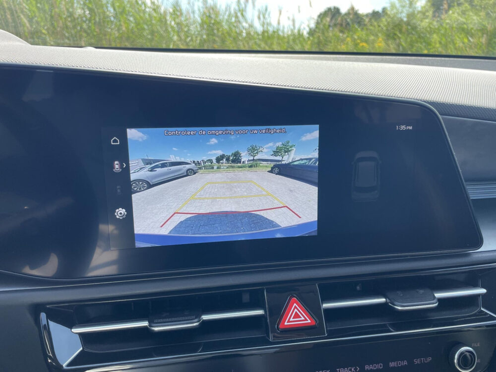 Kia Niro EV DynamicLine 64.8 kWh | SOH 97,6 % | Achteruitrijcamera | Adaptieve cruise | Lane assistent |
