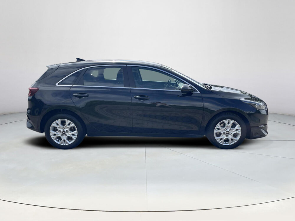 Kia Ceed 1.5 T-GDi MHEV DynamicLine | Climate control | Achteruitrijcamera | Cruise |