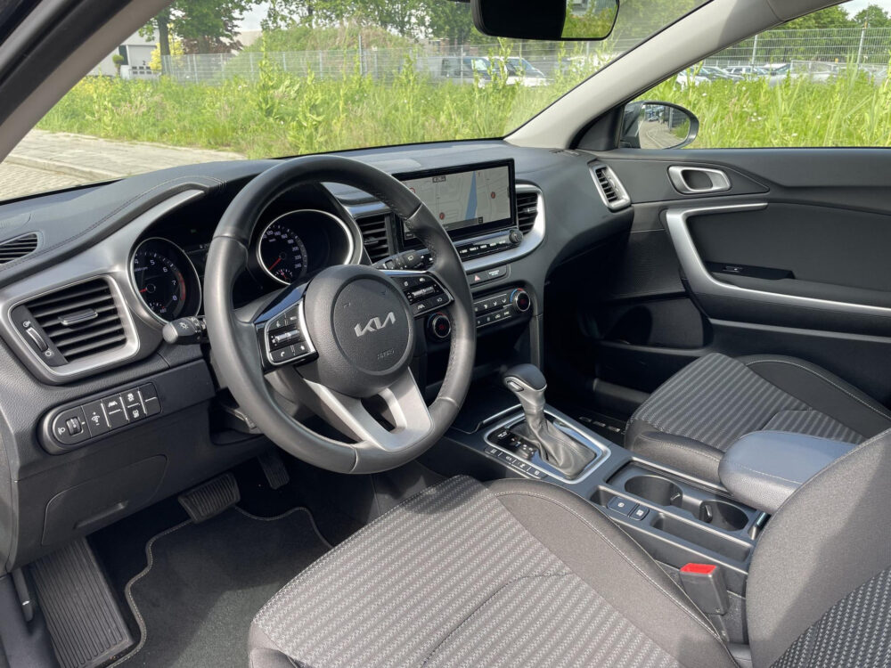 Kia Ceed 1.5 T-GDi MHEV DynamicLine | Climate control | Achteruitrijcamera | Cruise |