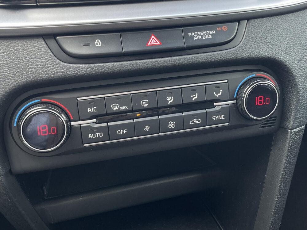 Kia Ceed 1.5 T-GDi MHEV DynamicLine | Climate control | Achteruitrijcamera | Cruise |