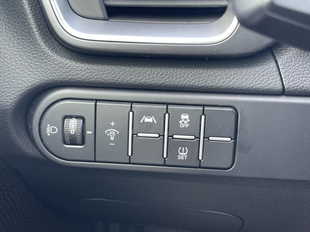 Kia Ceed 1.5 T-GDi MHEV DynamicLine | Climate control | Achteruitrijcamera | Cruise |