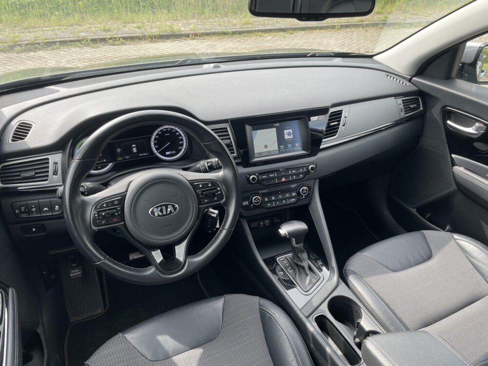 Kia Niro 1.6 GDi Hybrid First Edition | Trekhaak | Achteruitrijcamera |