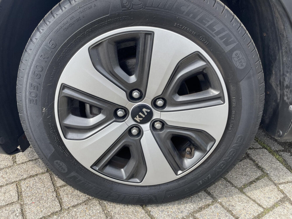 Kia Niro 1.6 GDi Hybrid First Edition | Trekhaak | Achteruitrijcamera |