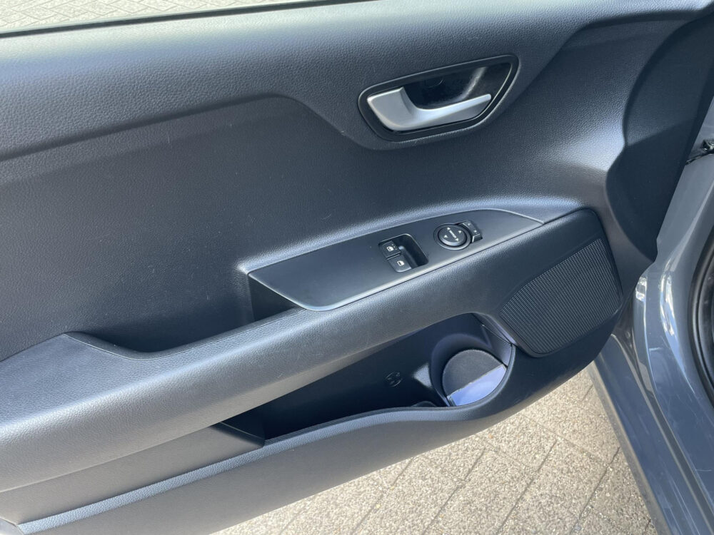 Kia Rio 1.0 T-GDi MHEV DynamicLine | Navigatie | Achteruitrijcamera | Apple carplay |