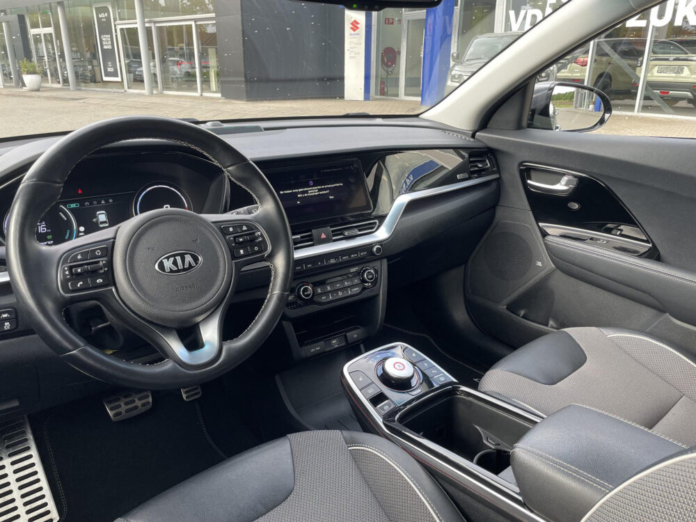Kia e-Niro DynamicLine 64 kWh | Dodehoek detectie | Keyless | Stoelverwarming |
