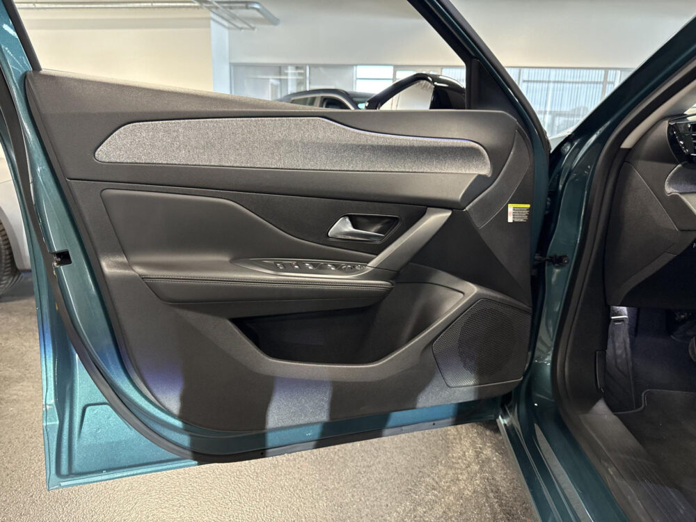 Peugeot 308 SW 1.6 HYbrid 180 Allure Pack Business 360 Camera | Trekhaak | All season