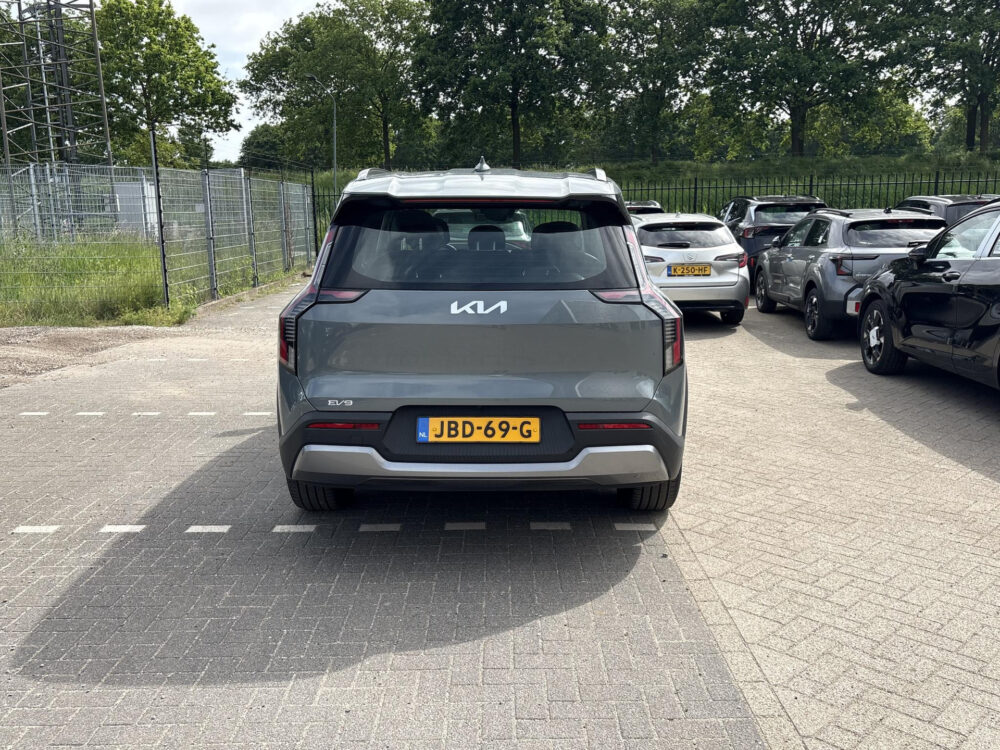 Kia EV9 First Edition 76.1 kWh | BTW !! | 7 persoons | 16.000km !!