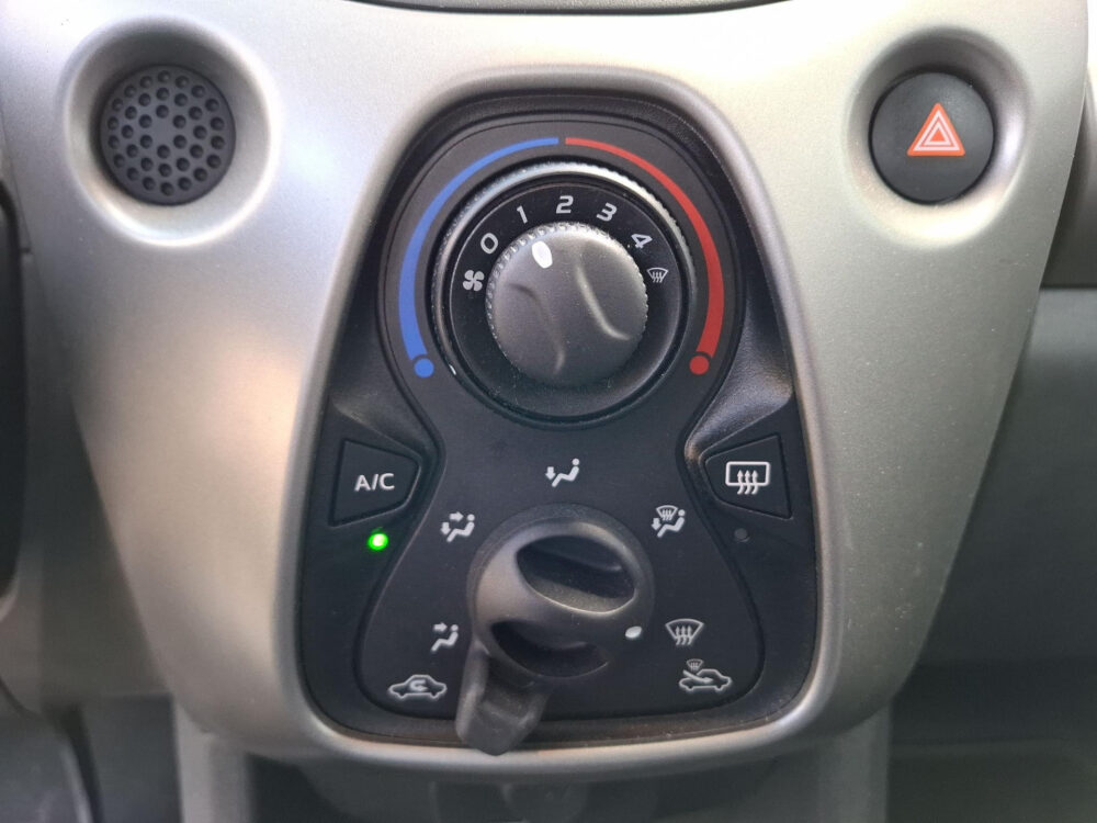 Peugeot 108 1.0 e-VTi Active / LAGE KM-stand !!! / lichtmetalen velgen / multifunctioneel stuur