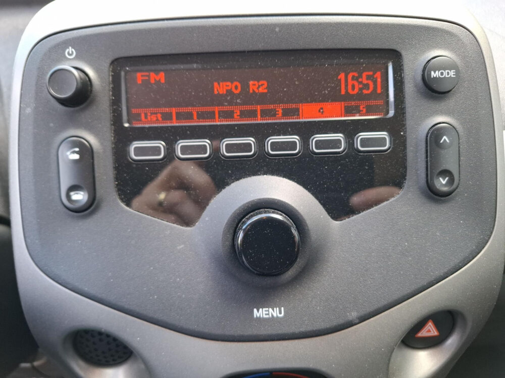 Peugeot 108 1.0 e-VTi Active / LAGE KM-stand !!! / lichtmetalen velgen / multifunctioneel stuur