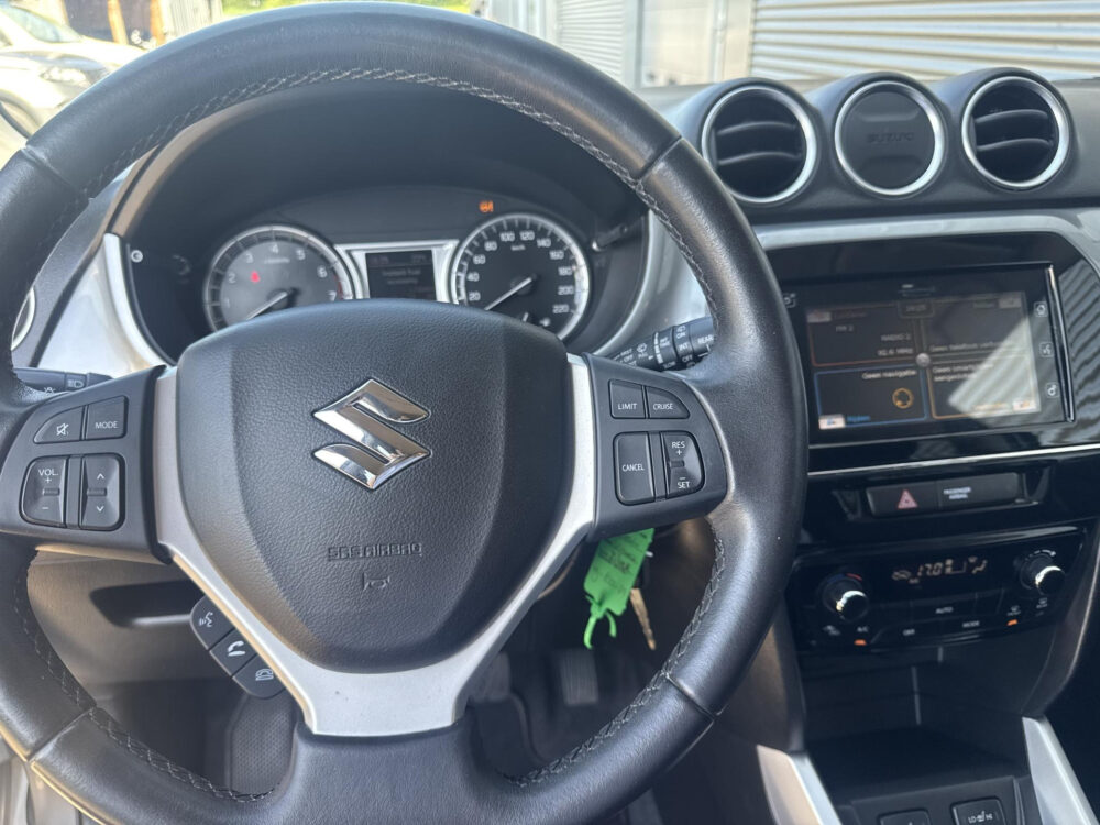 Suzuki Vitara 1.6 Exclusive Navigatie | Camera | trekhaak