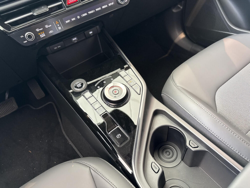Kia Niro 1.6 GDi Hybrid DynamicLine | Nu met €3.000,- inruilpremie | Informeer naar de beschikbaarheid |