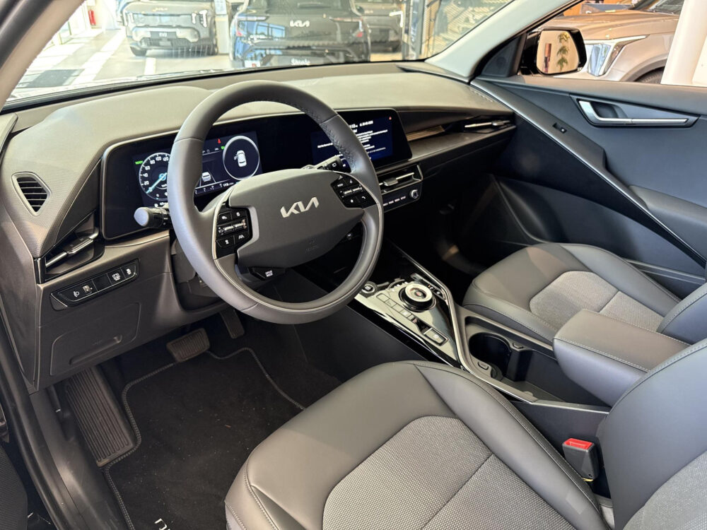 Kia Niro 1.6 GDi Hybrid DynamicLine | Nu met €3.000,- inruilpremie | Informeer naar de beschikbaarheid |