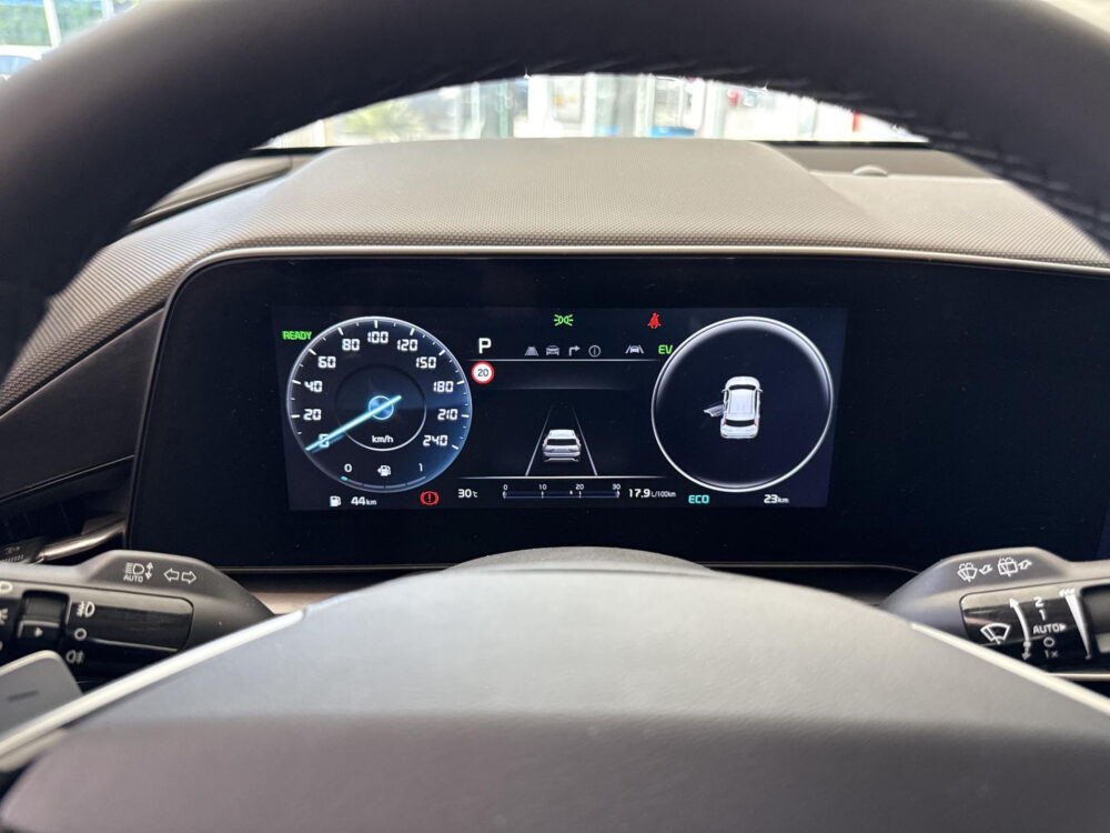 Kia Niro 1.6 GDi Hybrid DynamicLine | Nu met €3.000,- inruilpremie | Informeer naar de beschikbaarheid |