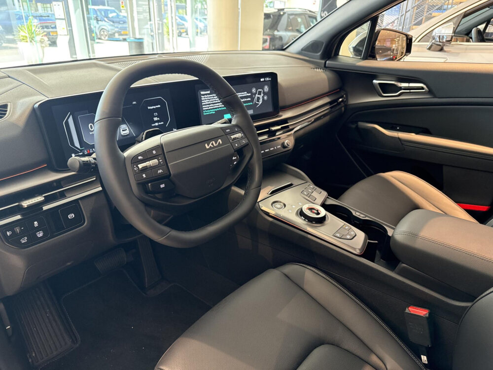 Kia Sportage 1.6 T-GDi Hybrid Black Edition Advanced | Nu met €3.000,- inruilpremie | Informeer naar de beschikbaarheid |