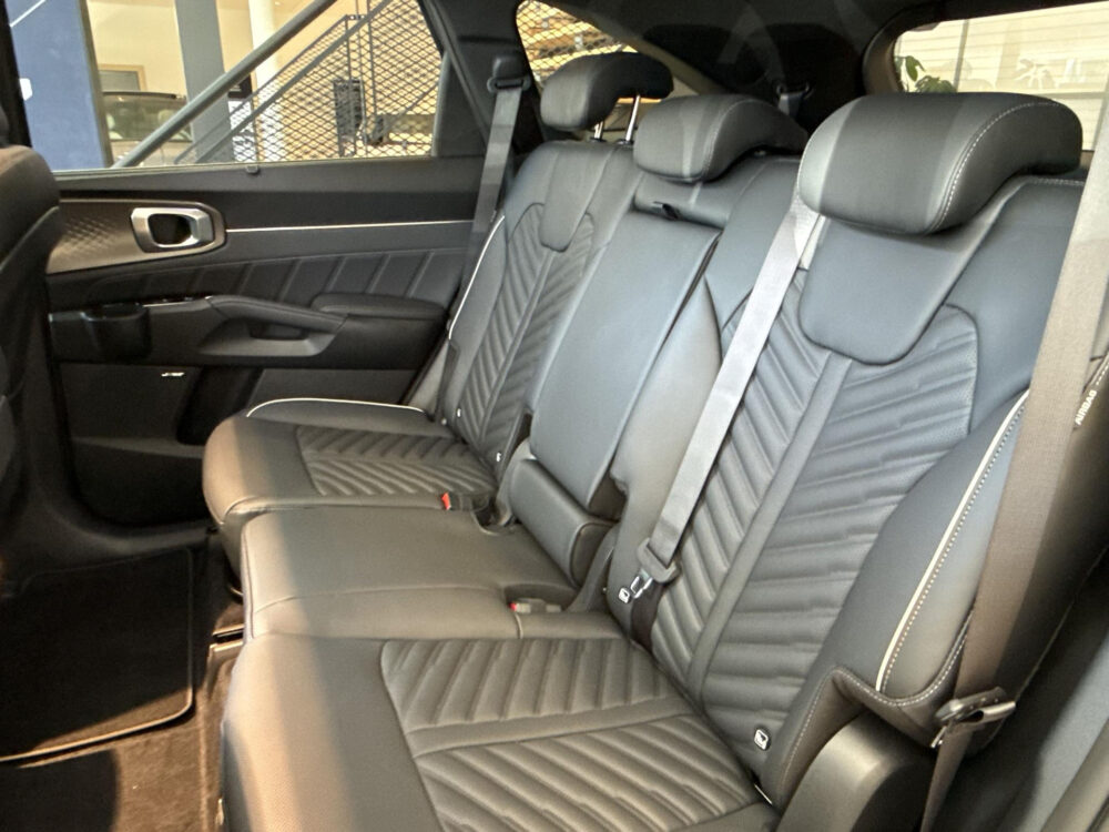 Kia Sorento 1.6 T-GDi Plug-in Hybrid 4WD ExecutiveLine 7p. | Tot 10 jaar garantie | Informeer naar de beschikbaarheid |