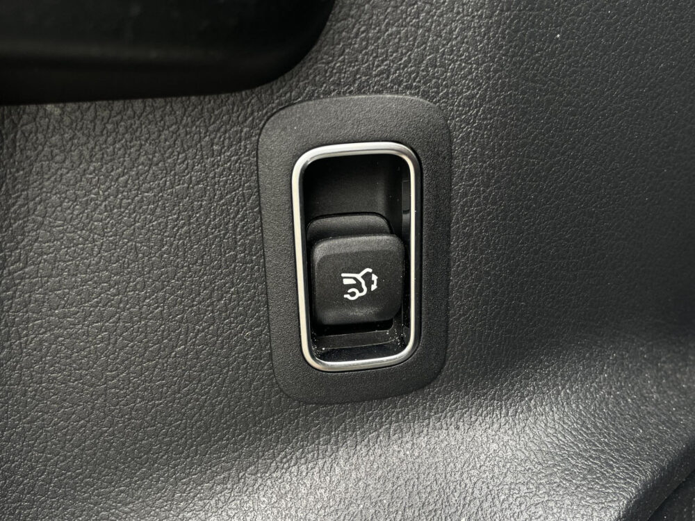 Mercedes-Benz B-klasse 180 Advantage | Achteruitrijcamera | Half leder | MBUX | Elektrische achterklep |