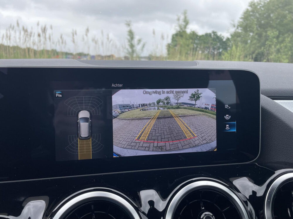 Mercedes-Benz B-klasse 180 Advantage | Achteruitrijcamera | Half leder | MBUX | Elektrische achterklep |
