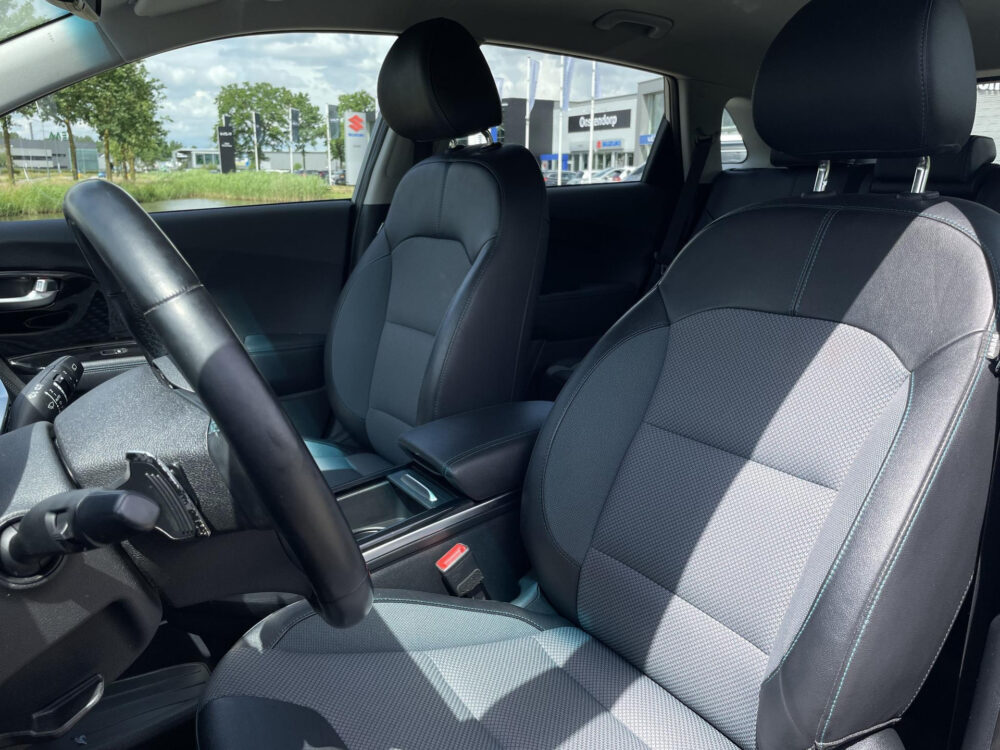 Kia e-Niro DynamicLine 64 kWh | Stoelverwarming | Achteruitrijcamera | Half leder |