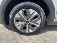 Kia e-Niro DynamicLine 64 kWh | Stoelverwarming | Achteruitrijcamera | Half leder |