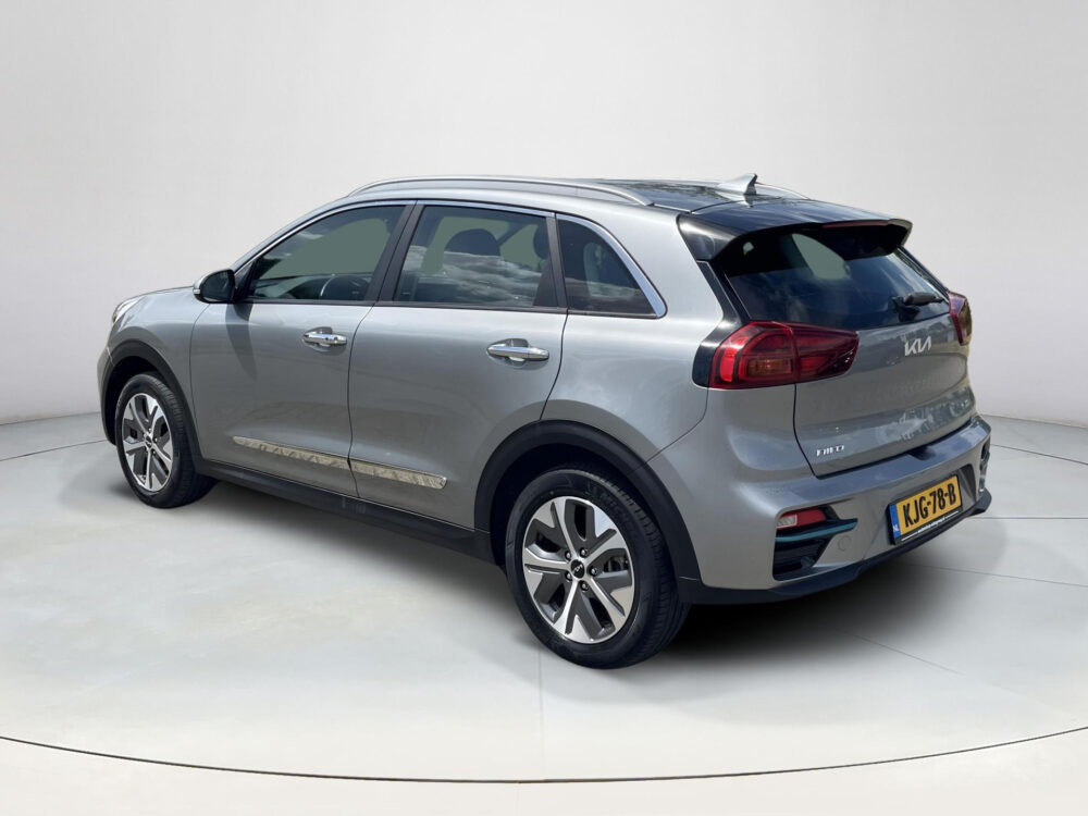 Kia e-Niro DynamicLine 64 kWh | Stoelverwarming | Achteruitrijcamera | Half leder |
