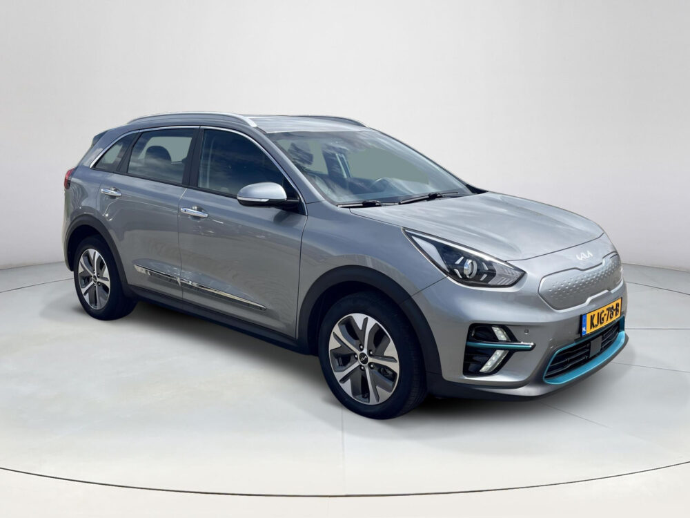 Kia e-Niro DynamicLine 64 kWh | Stoelverwarming | Achteruitrijcamera | Half leder |