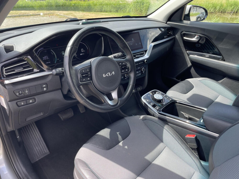 Kia e-Niro DynamicLine 64 kWh | Stoelverwarming | Achteruitrijcamera | Half leder |