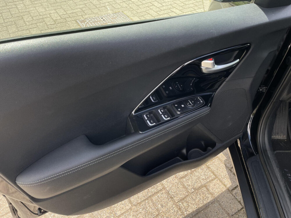 Kia Niro 1.6 GDi Hybrid DynamicLine | Achteruitrijcamera | Navigatie |