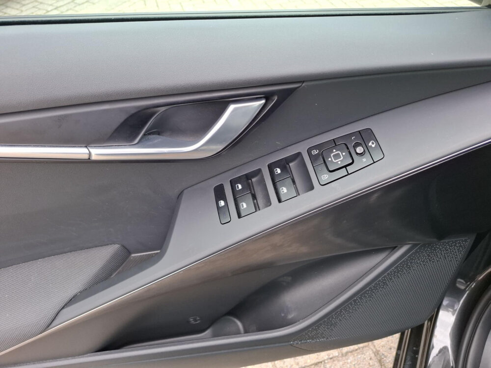 Kia Niro 1.6 GDi Hybrid DynamicLine | LED verlichting | digitaal dashboard | navigatie |