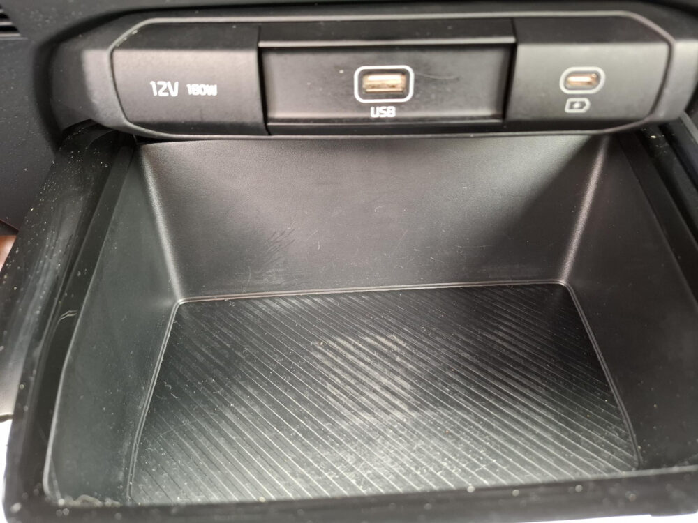 Kia Niro 1.6 GDi Hybrid DynamicLine | LED verlichting | digitaal dashboard | navigatie |