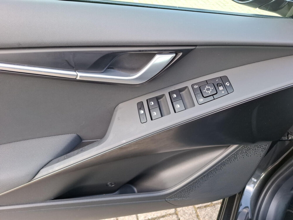 Kia Niro 1.6 GDi Hybrid DynamicLine | LED verlichting | digitaal dashboard | Navigatie |