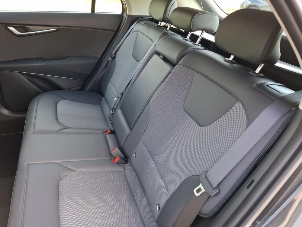 Kia Niro 1.6 GDi Hybrid DynamicLine | LED verlichting | digitaal dashboard | Navigatie |