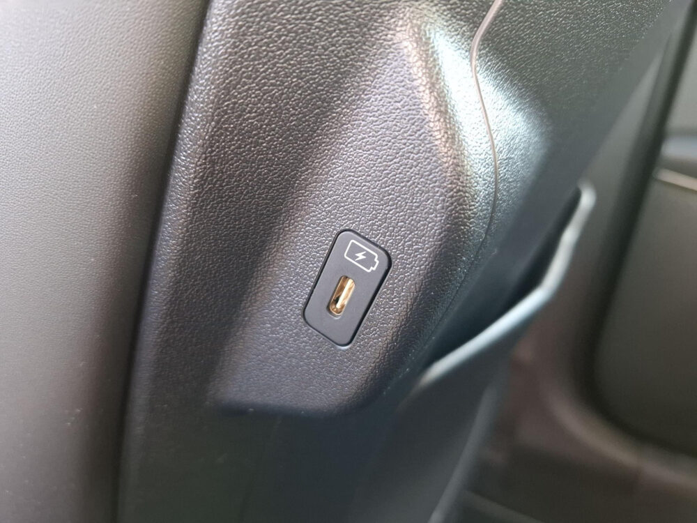 Kia Niro 1.6 GDi Hybrid DynamicLine | LED verlichting | digitaal dashboard | Navigatie |