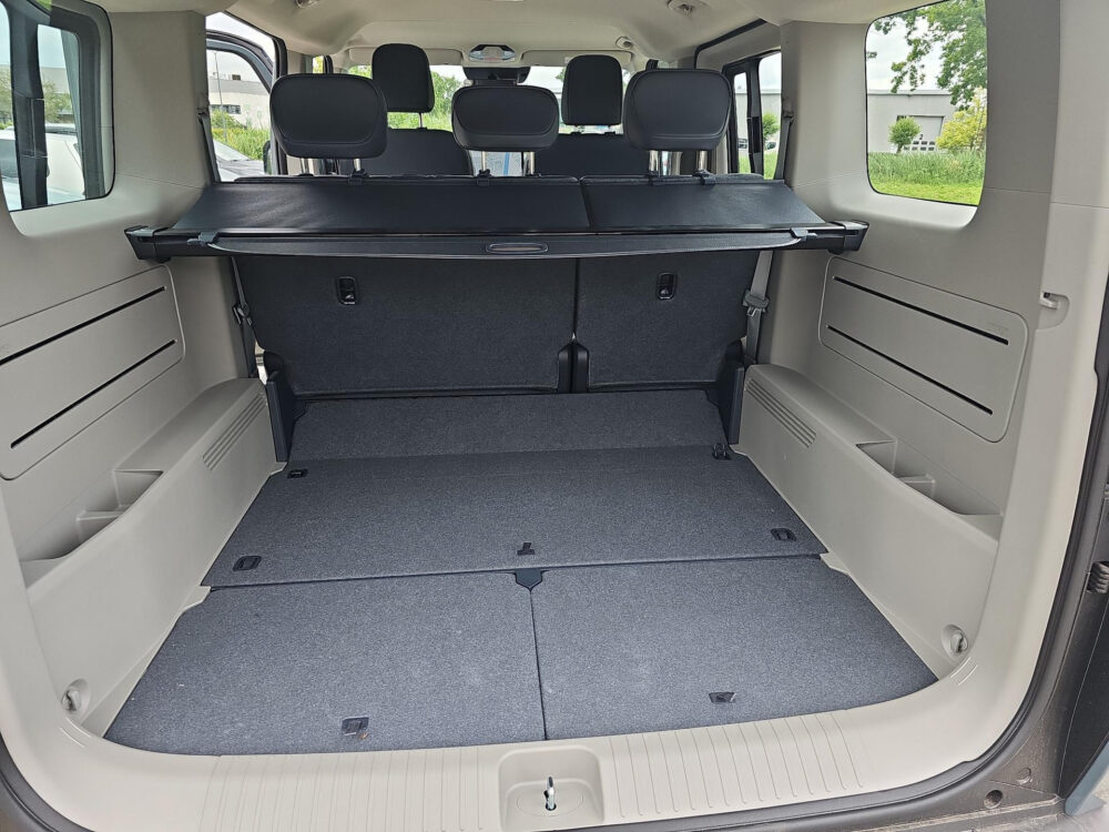 Kia PV5 Passenger Elite Executive 71.2 kWh BTW auto | Camera | Navigatie | Elektr deuren