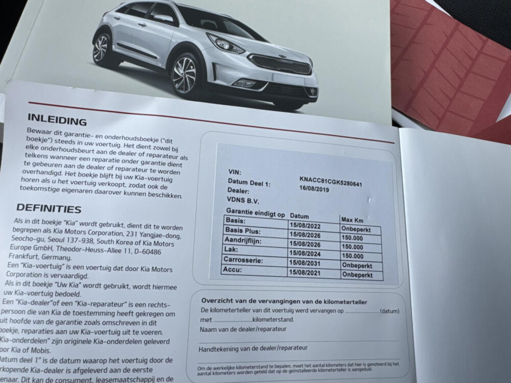 Kia Niro 1.6 GDi Hybrid DynamicPlusLine Leder Stoelverwarming Stuurverwarming navigatie Camera trekhaak