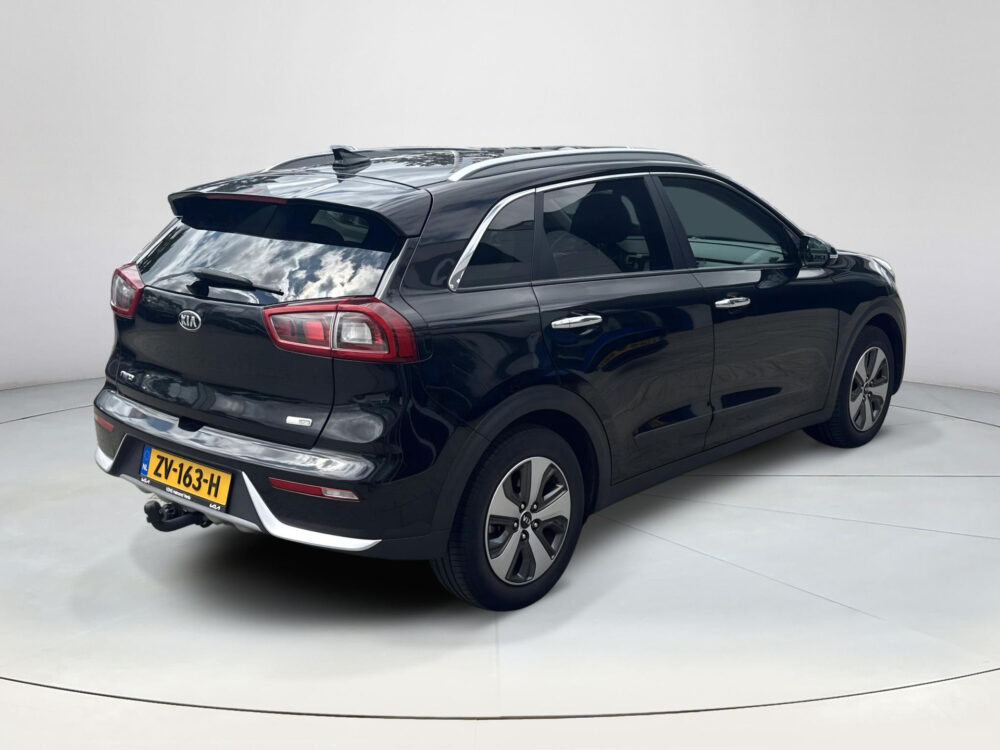 Kia Niro 1.6 GDi Hybrid DynamicPlusLine Leder Stoelverwarming Stuurverwarming navigatie Camera trekhaak