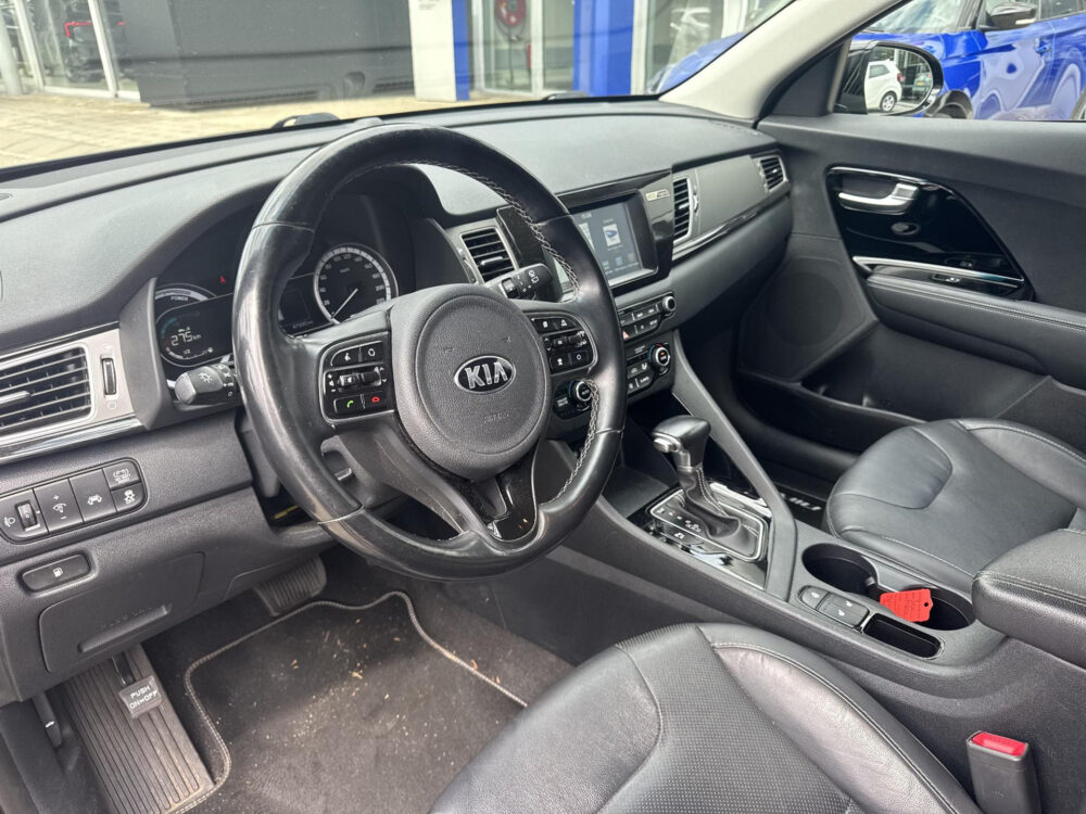 Kia Niro 1.6 GDi Hybrid DynamicPlusLine Leder Stoelverwarming Stuurverwarming navigatie Camera trekhaak