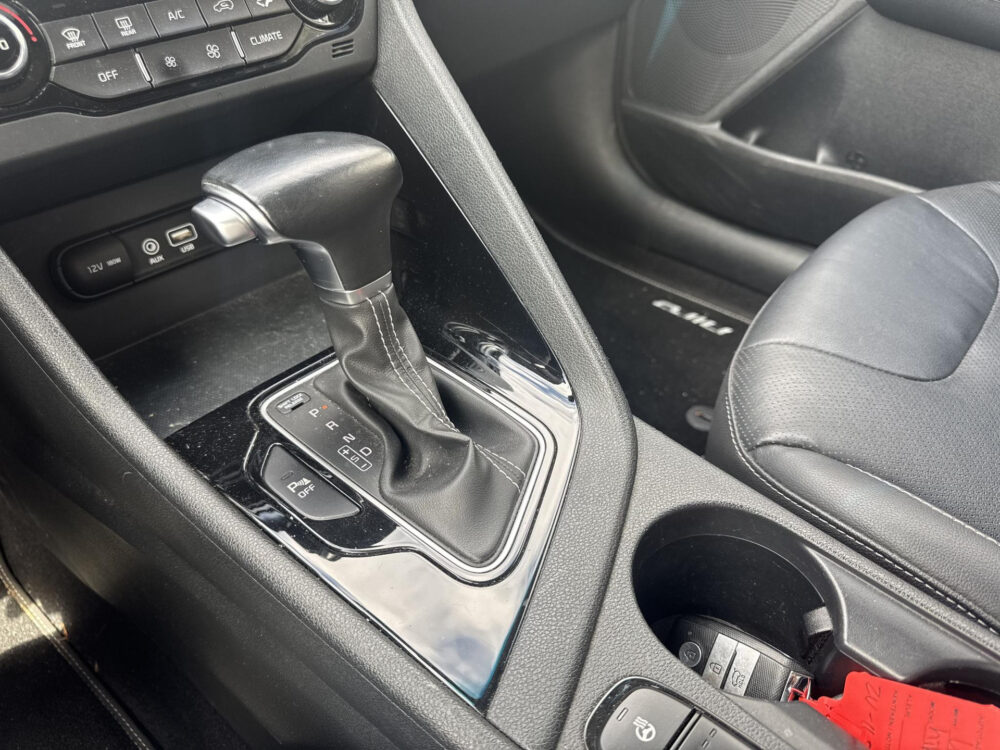 Kia Niro 1.6 GDi Hybrid DynamicPlusLine Leder Stoelverwarming Stuurverwarming navigatie Camera trekhaak