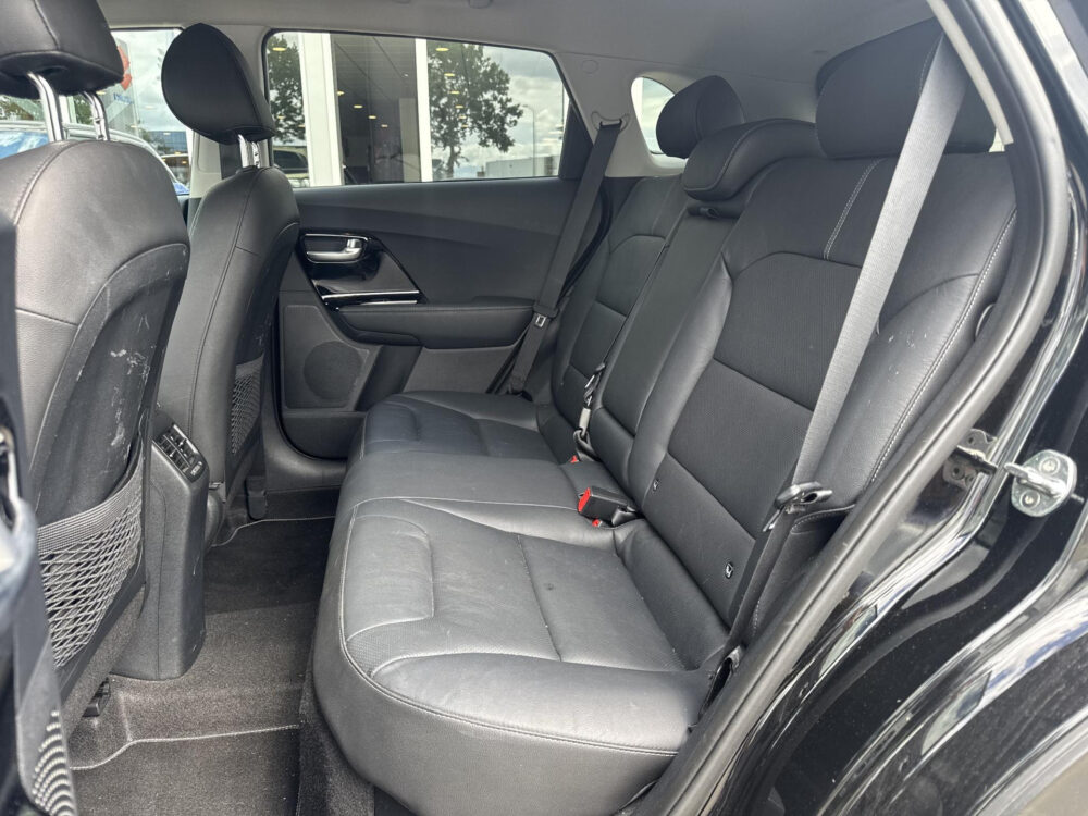 Kia Niro 1.6 GDi Hybrid DynamicPlusLine Leder Stoelverwarming Stuurverwarming navigatie Camera trekhaak